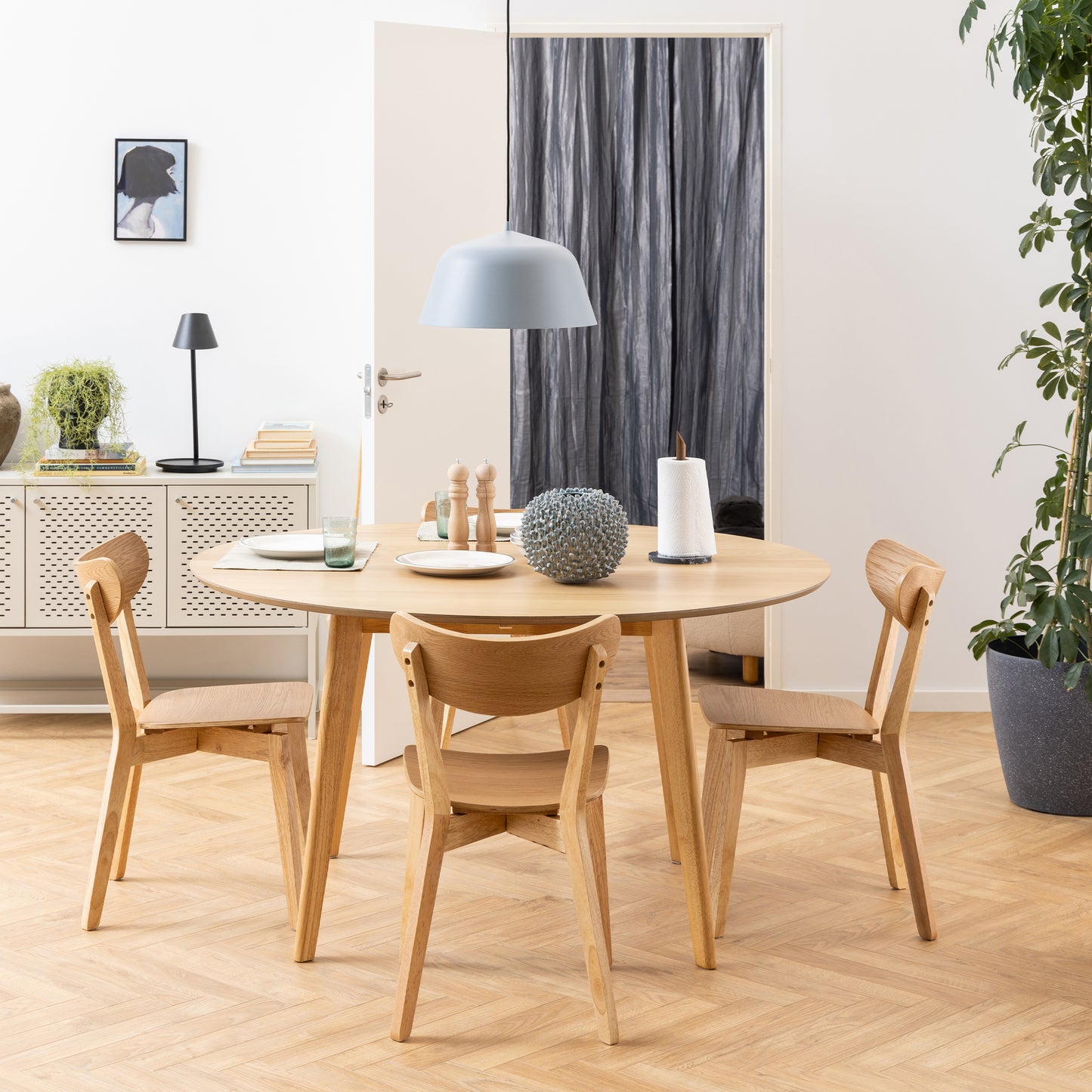 Roxby Round Dining Table in Oak 140x76cm