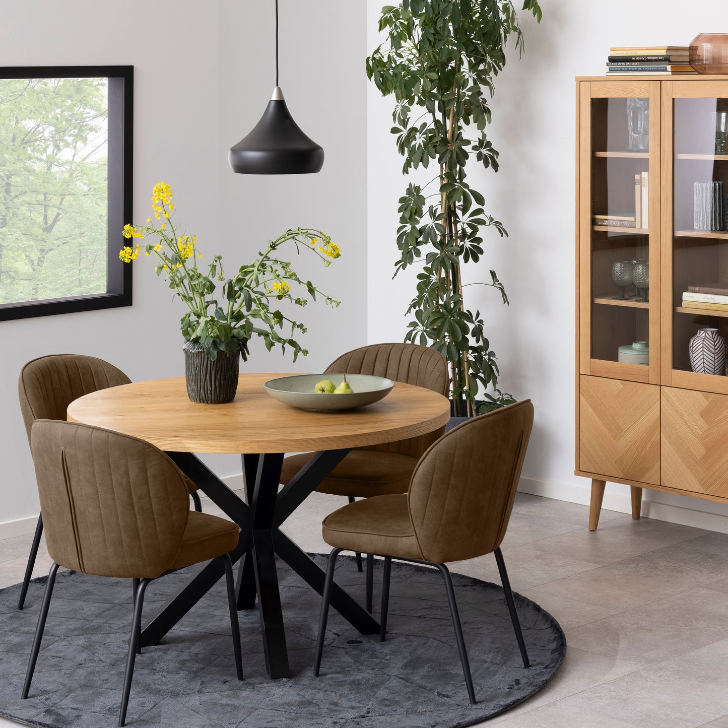 Heaven Dining Table in Oak with Black Legs